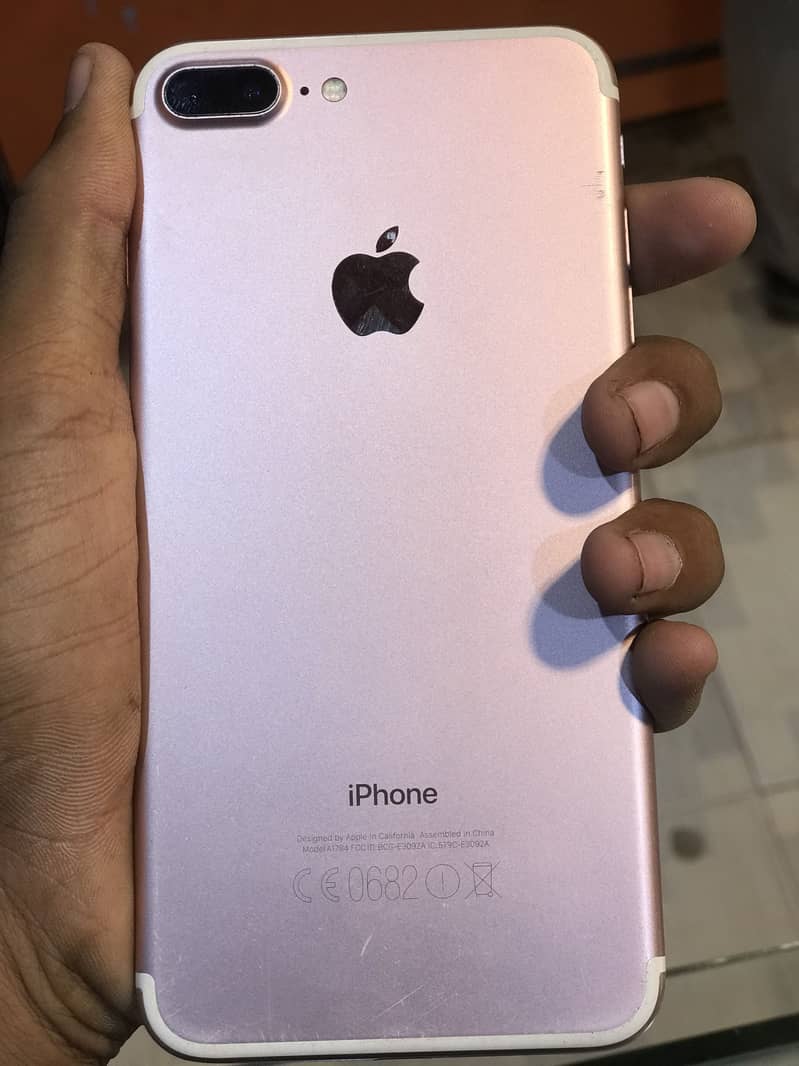 Apple iPhone 7 Plus 4