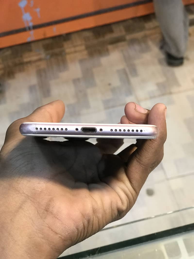 Apple iPhone 7 Plus 8