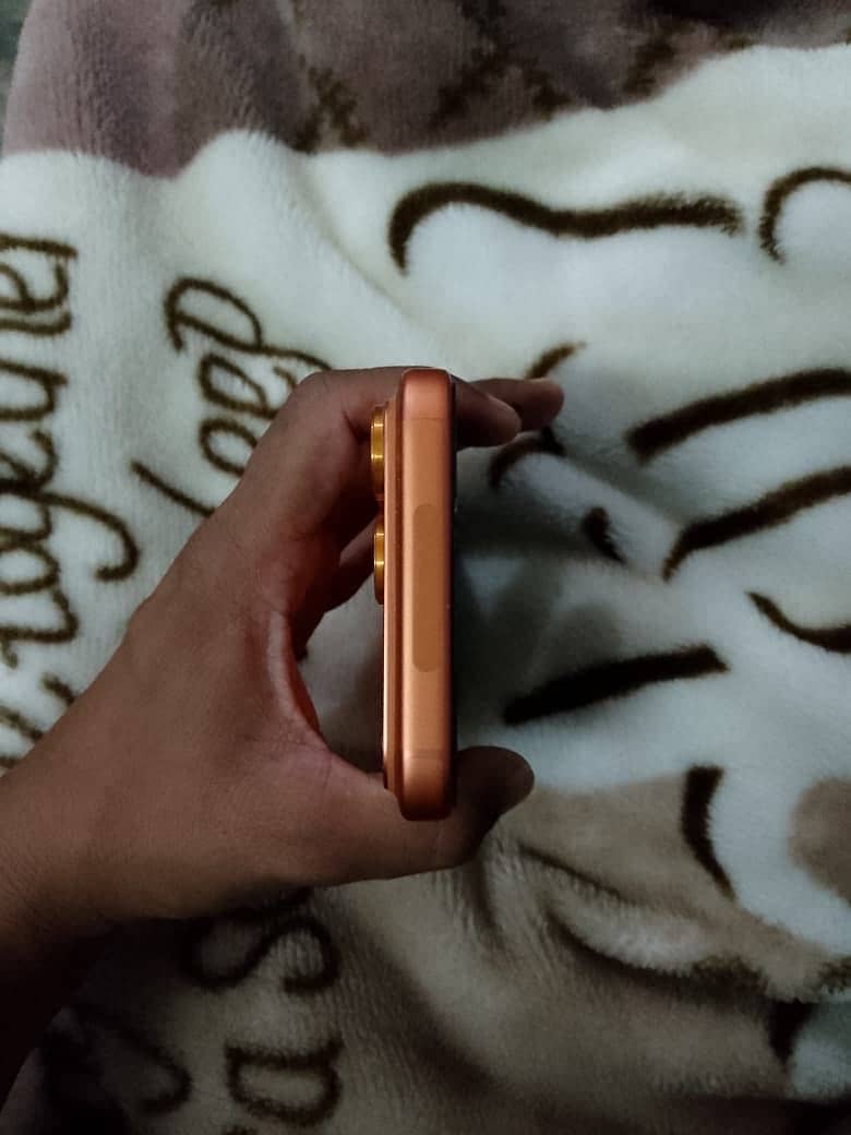 Apple iPhone 17 Pro Max 4