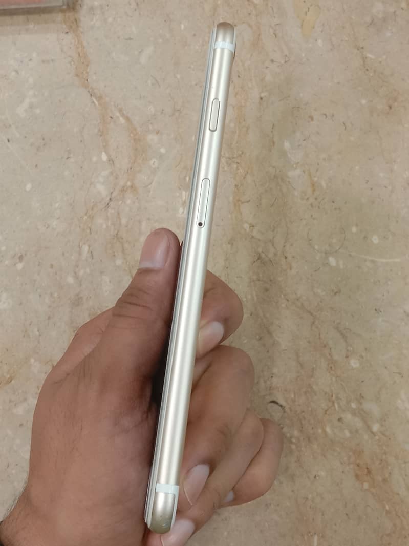 Apple iPhone 6S Plus 1