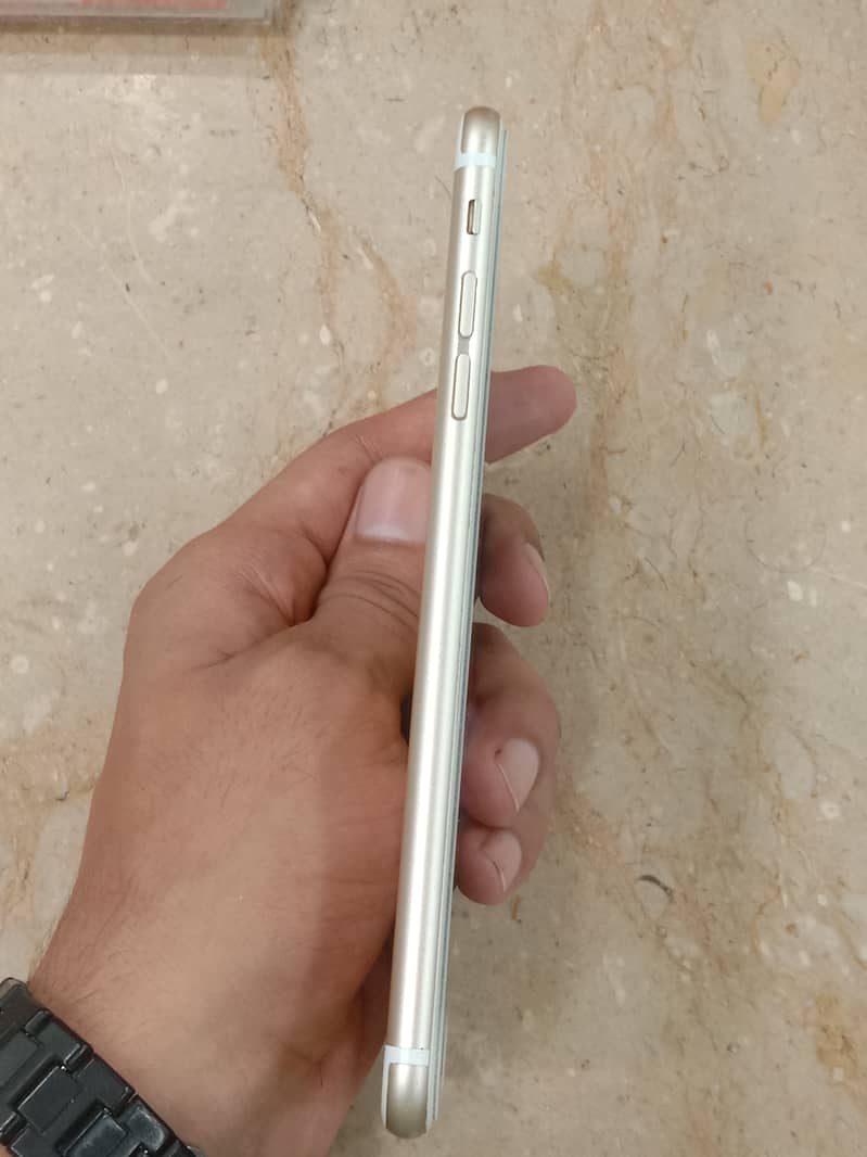 Apple iPhone 6S Plus 2