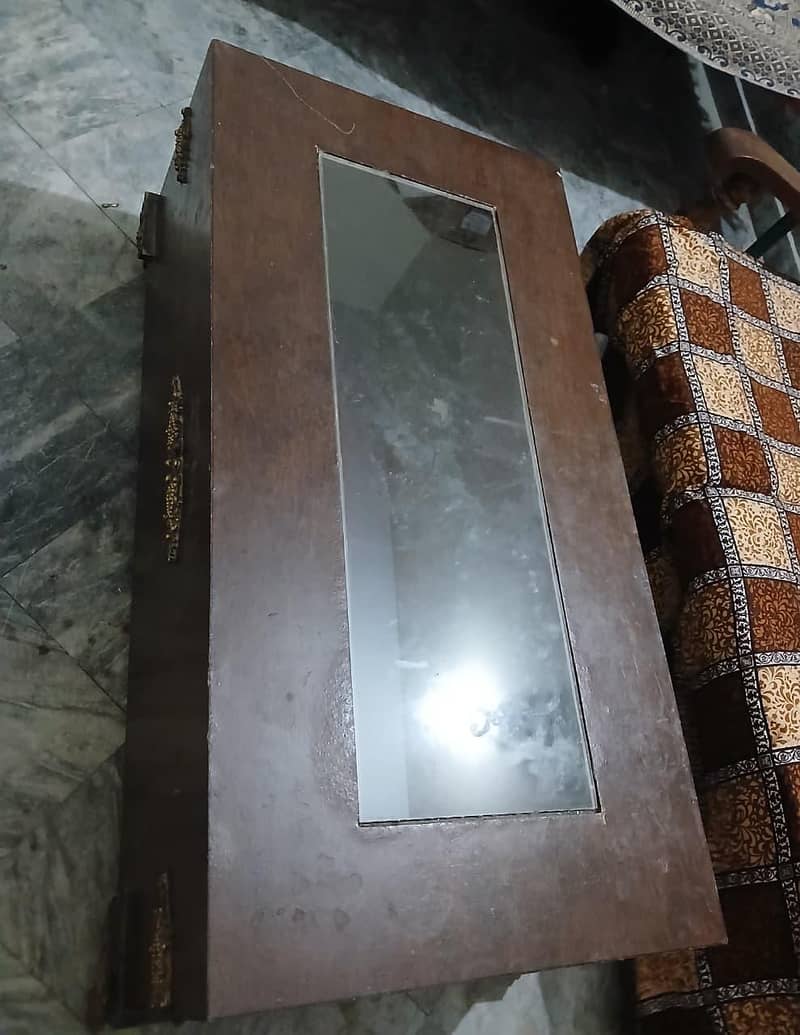 Sofa set or table good condition 10
