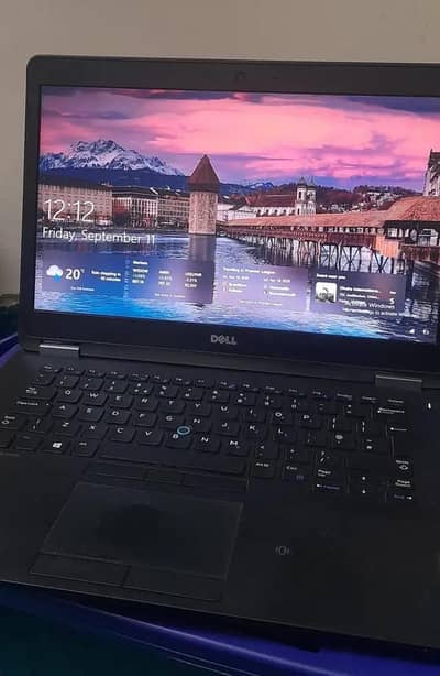Dell Latitude E7270 Core i5 6th Gen | 4GB RAM | 12.5" | Charger + Bag