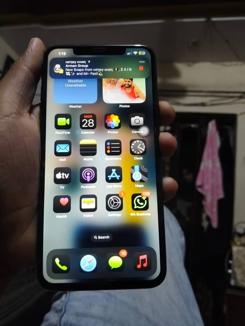 Apple iPhone XS Max 1