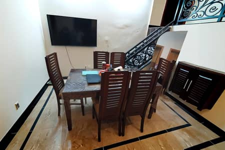 Dinning set for sale on urgent basis in I-11 Islamabad price is 35k s