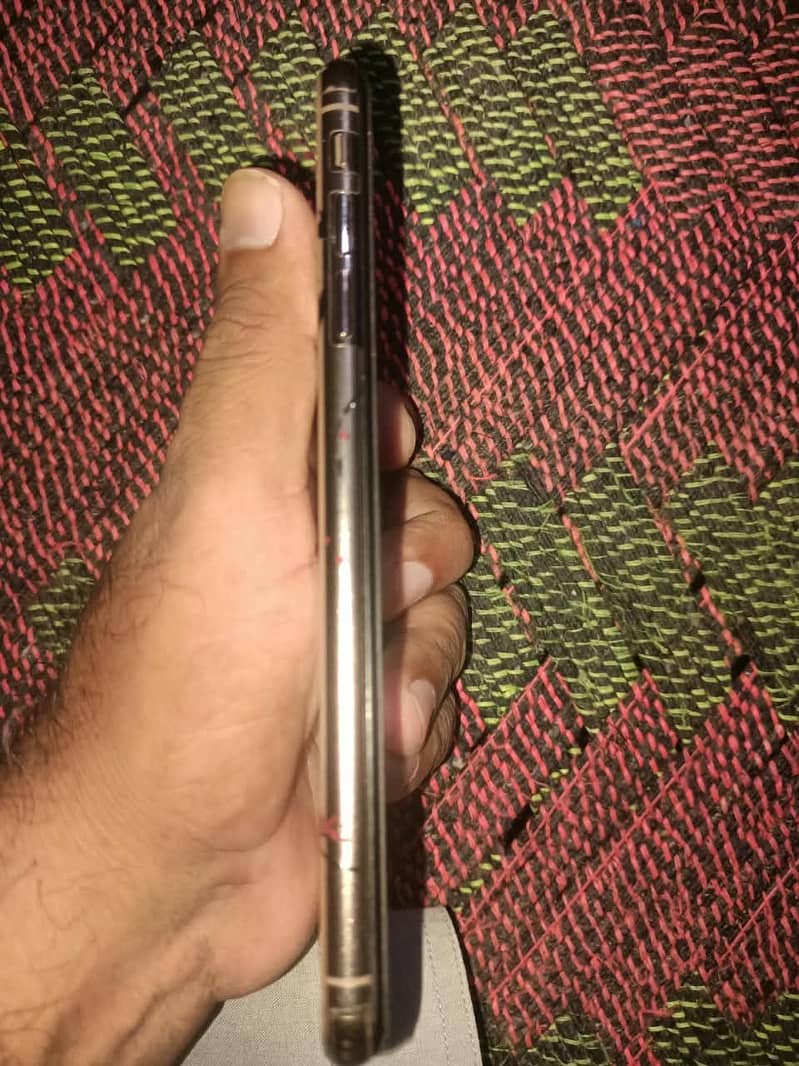 Apple iPhone XS Max 2