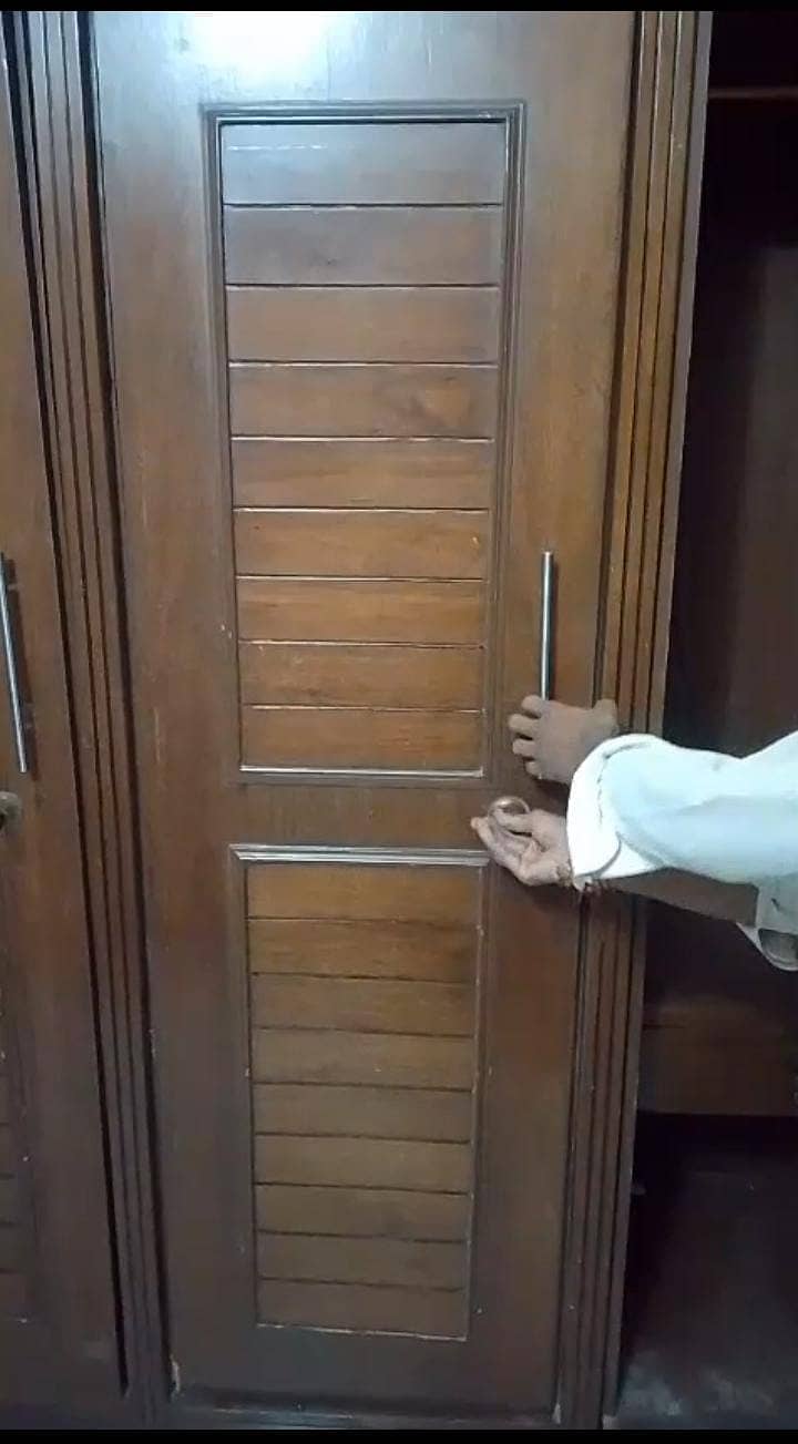 3-door wardrobe 1