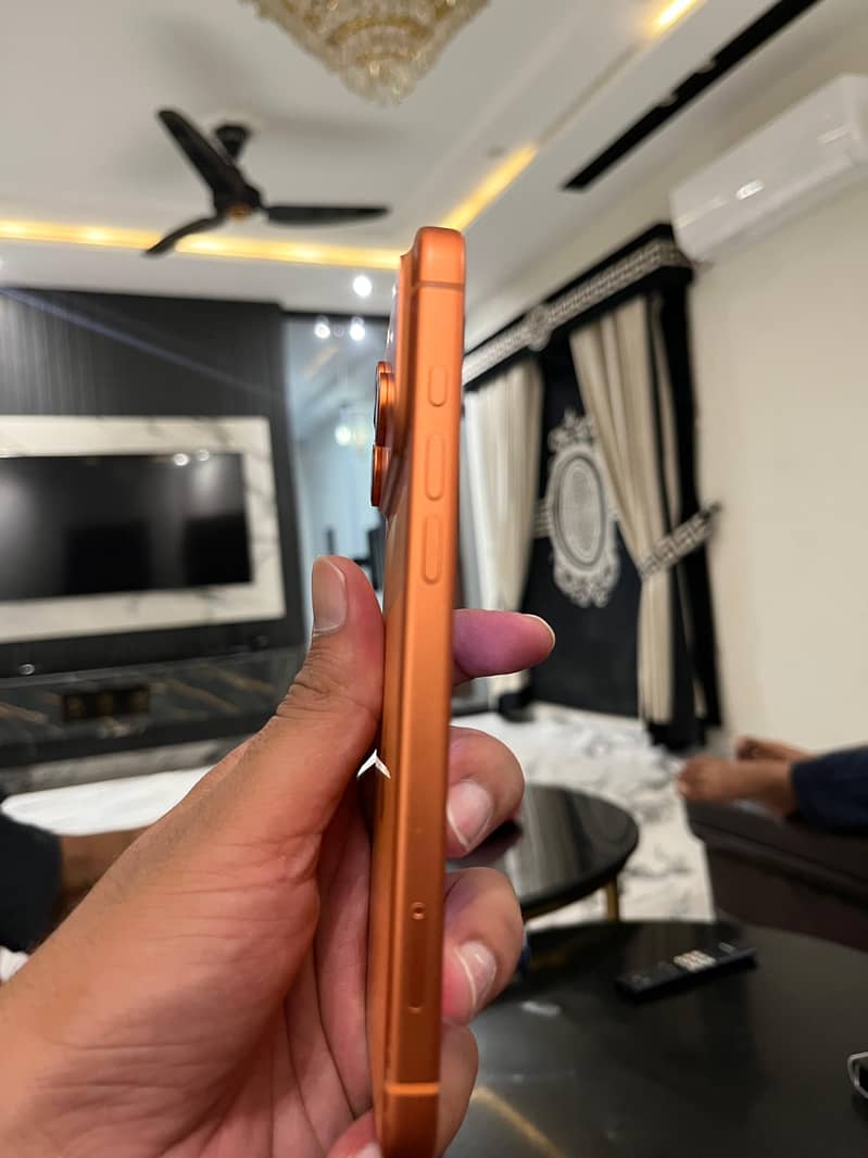 Apple iPhone 17 Pro Max 4