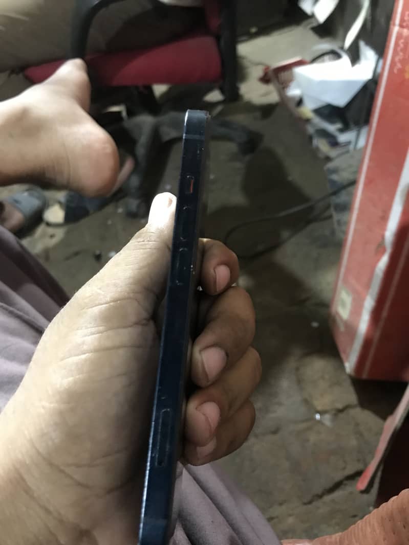 Apple iPhone 13 1