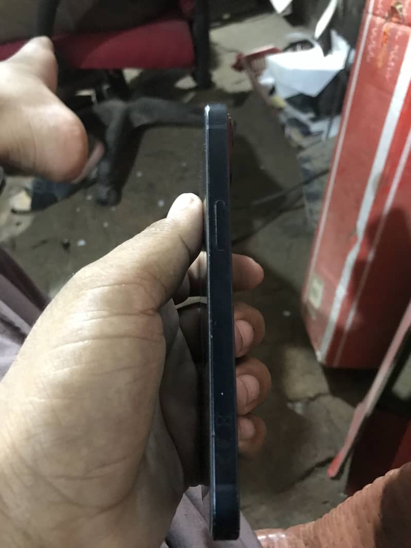 Apple iPhone 13 3