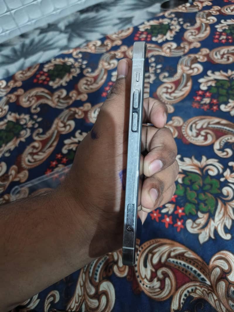 Apple iPhone 12 Pro 1