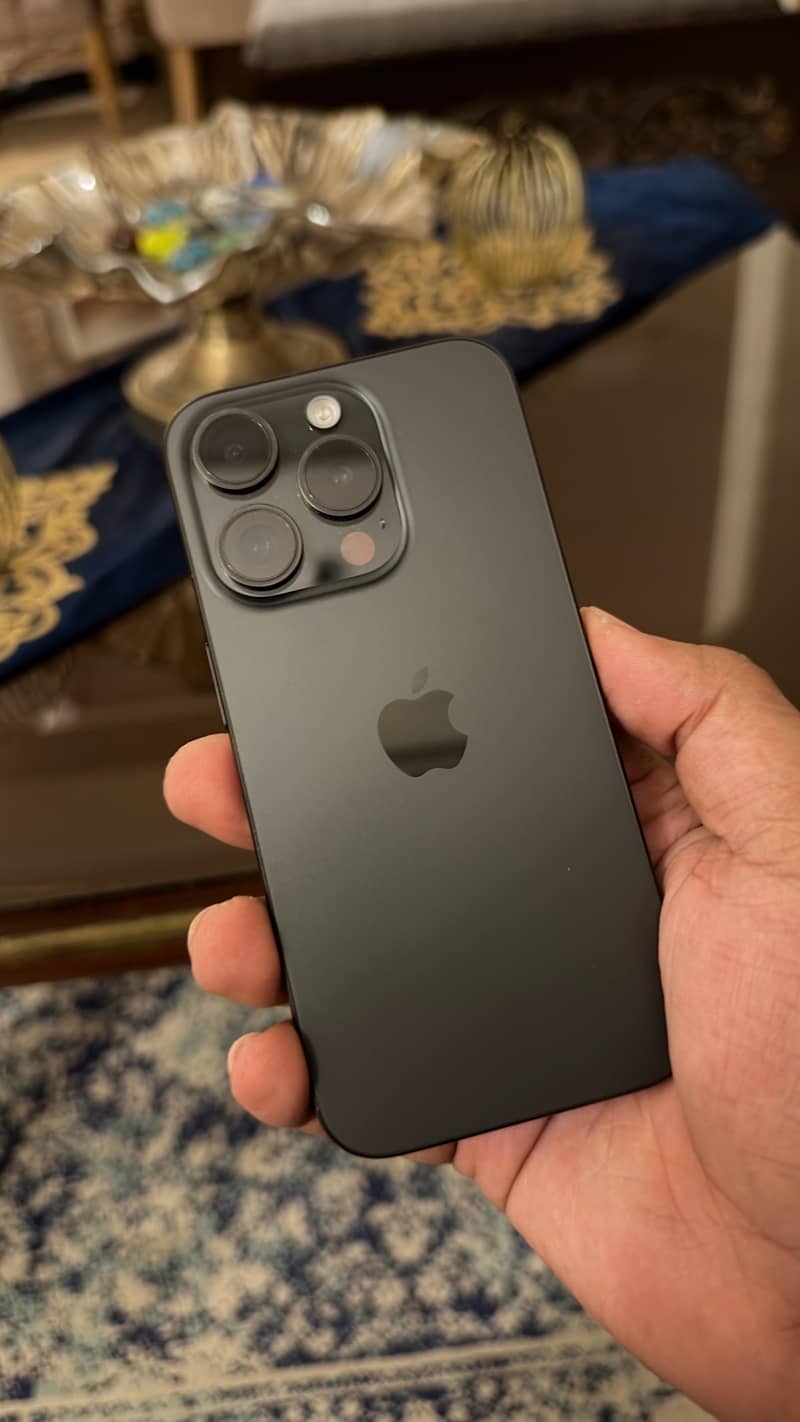 Apple iPhone 15 Pro 0