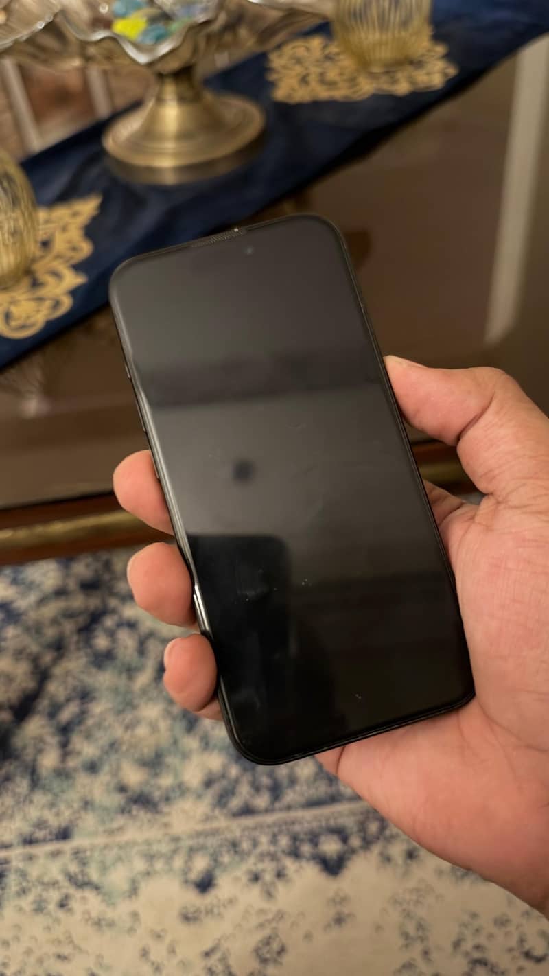 Apple iPhone 15 Pro 4