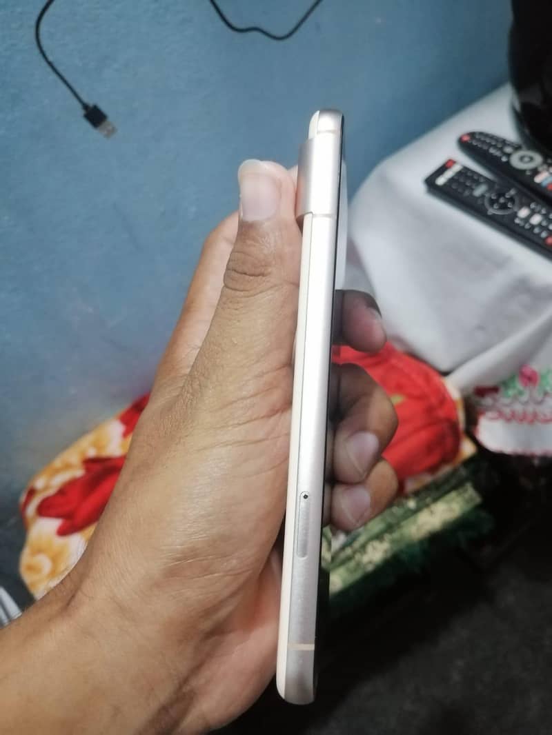 Google Pixel 8 3