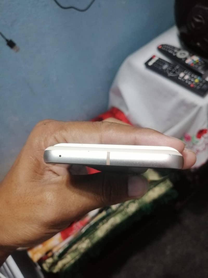 Google Pixel 8 5