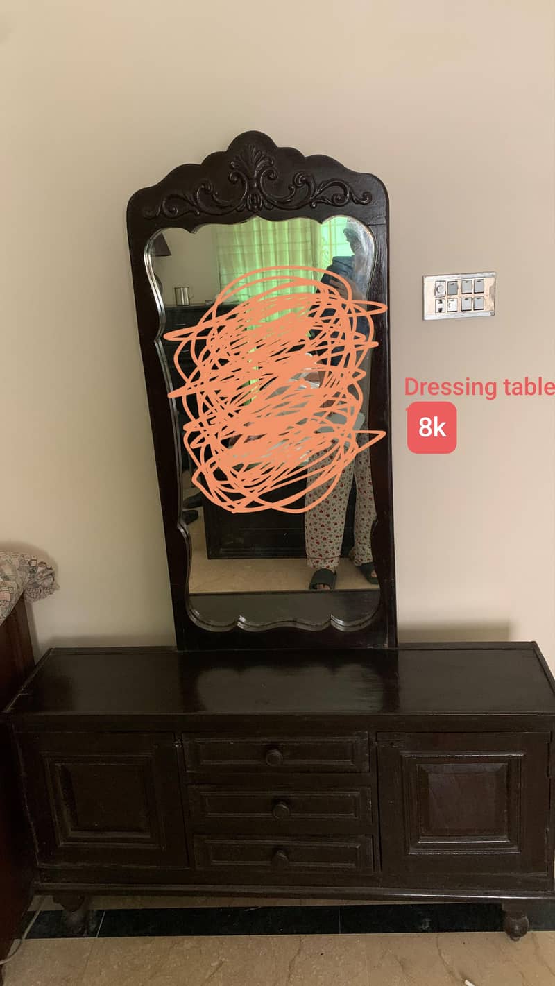 Wood dressing table 0