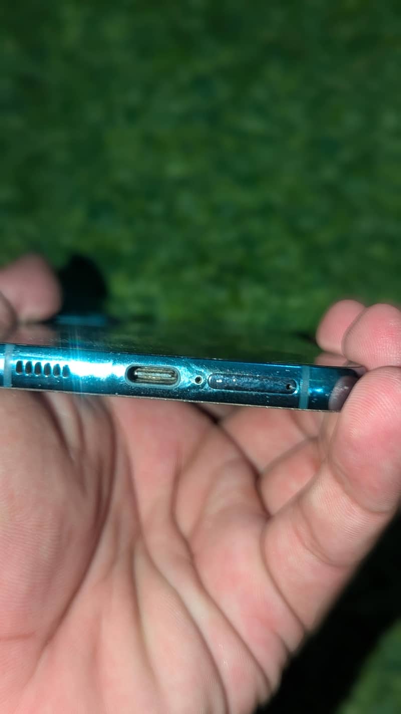 Samsung Mobile S22 Plus 1