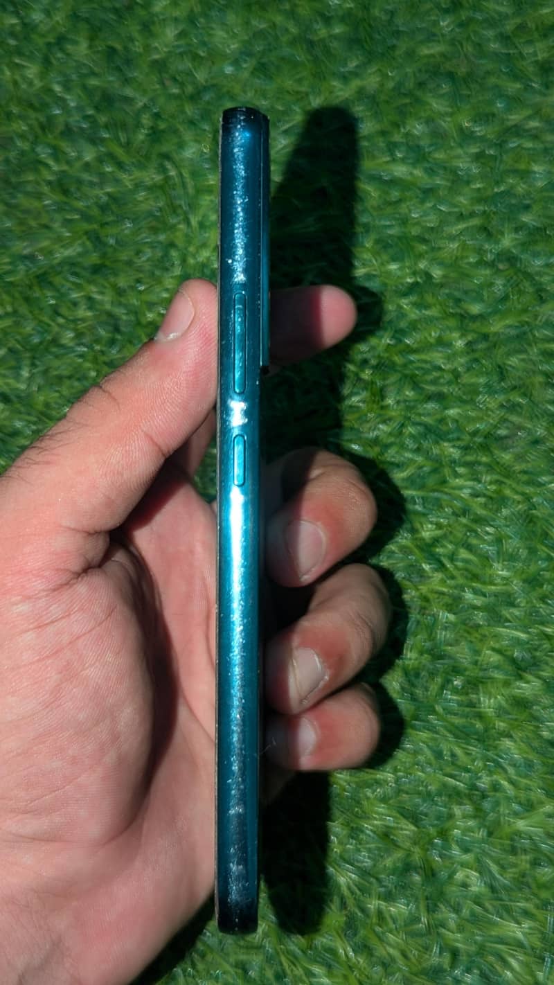Samsung Mobile S22 Plus 2