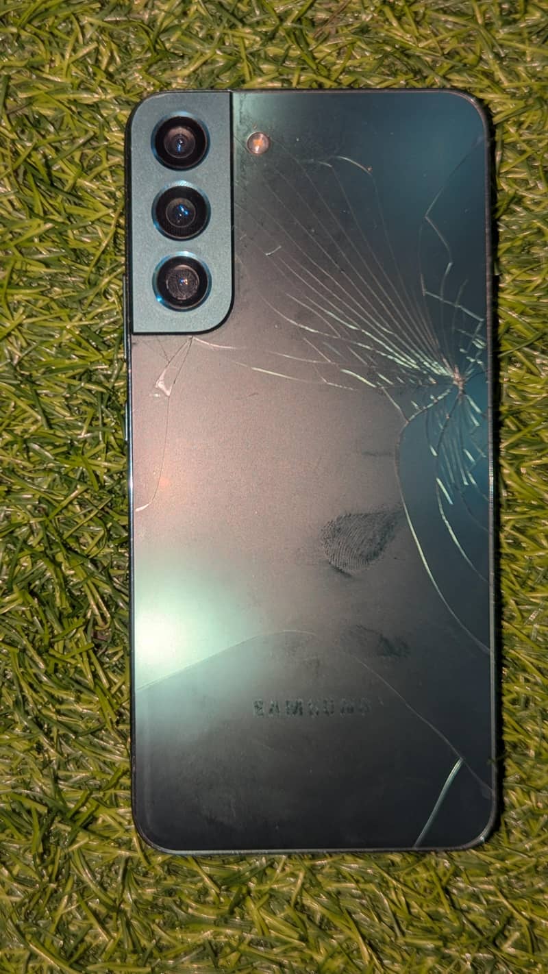 Samsung Mobile S22 Plus 3