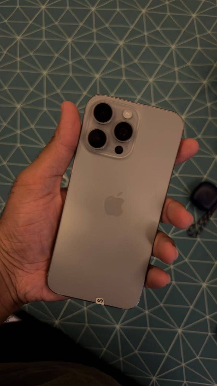 Iphone 15 pro max 2