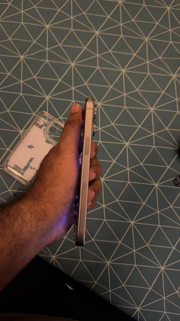 Iphone 15 pro max 6