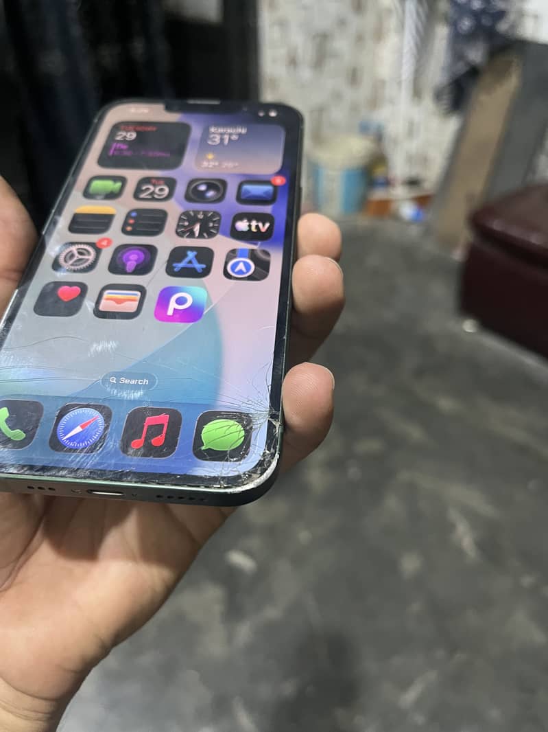 Apple iPhone 13 1