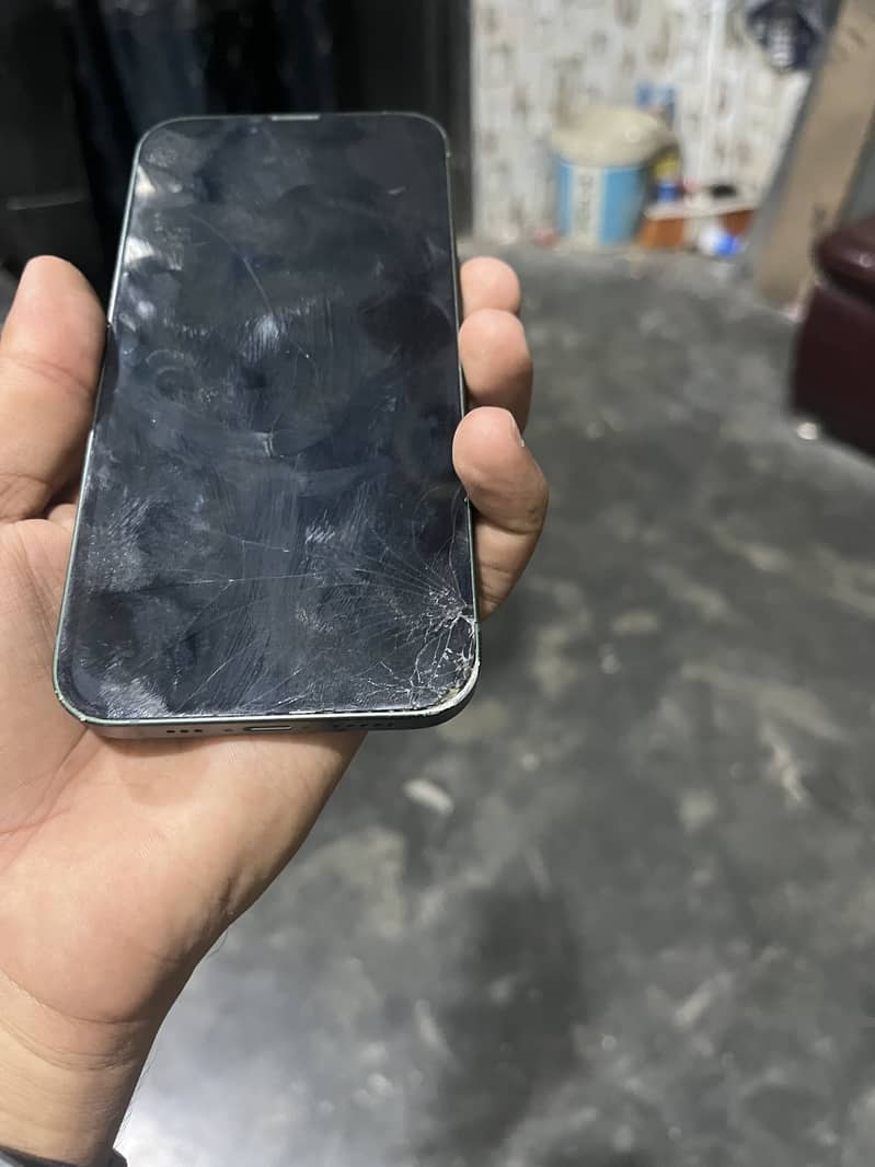 Apple iPhone 13 9