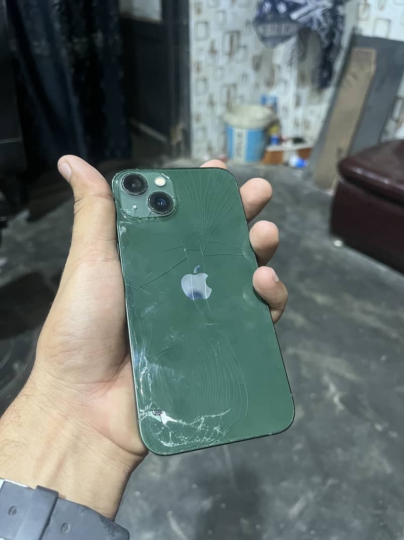 Apple iPhone 13 11