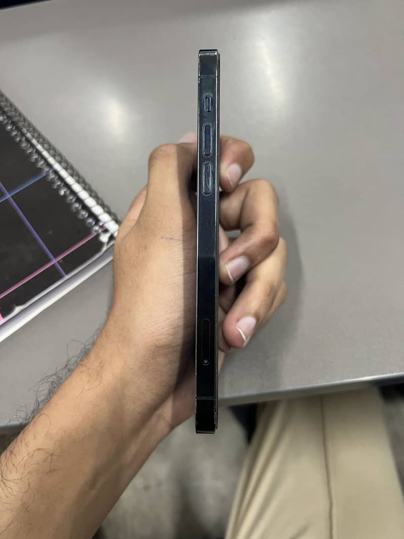 Apple iPhone 12 Pro 6