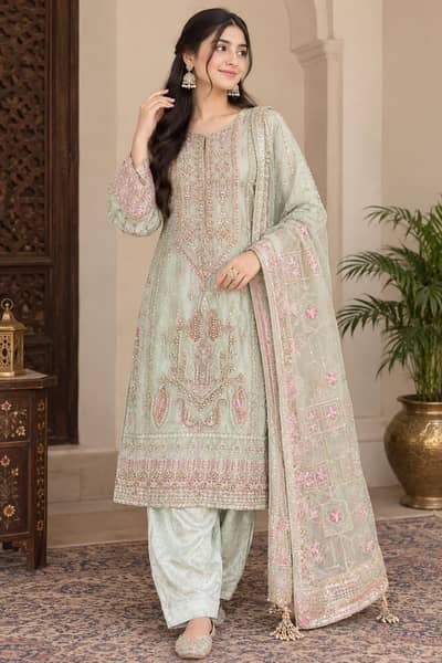 beautiful wedding dress with elegant design and low price