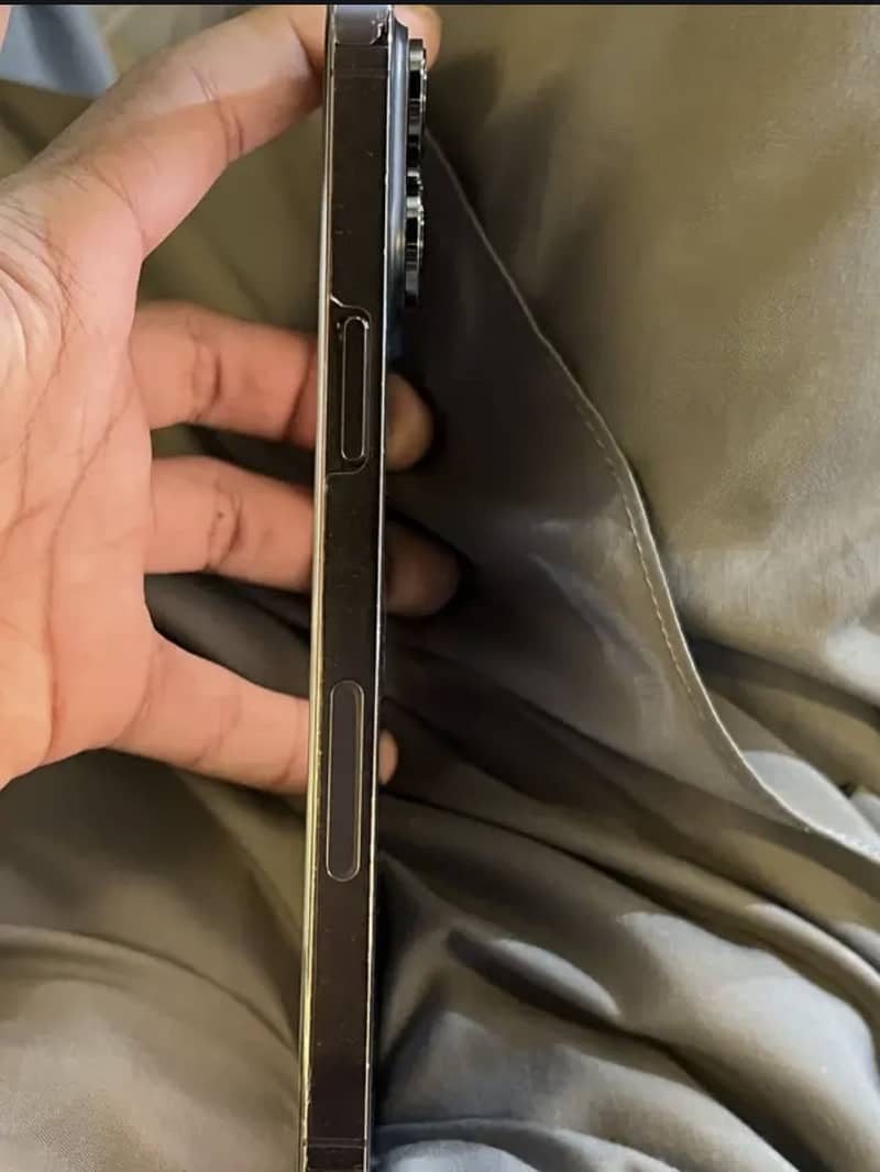 Apple iPhone 14 Pro Max 2
