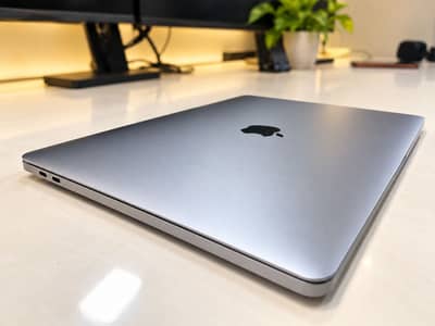 MacBook Pro 13 inch 2020 8gb/256GB