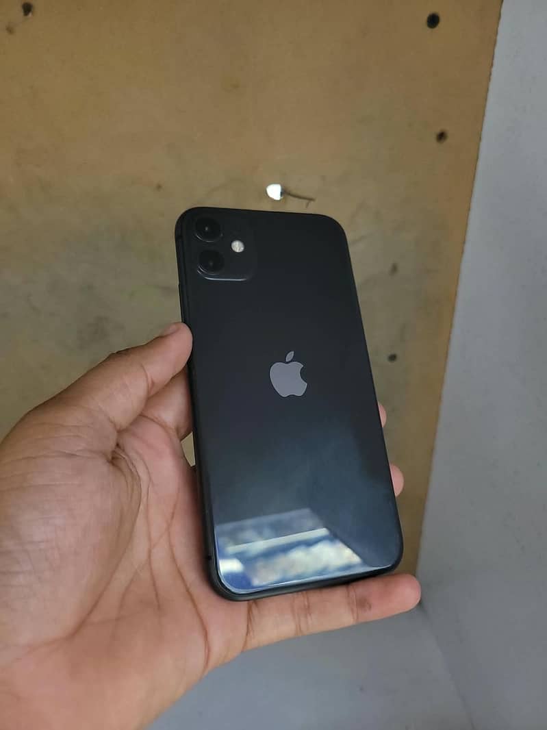 Apple iPhone 11 4