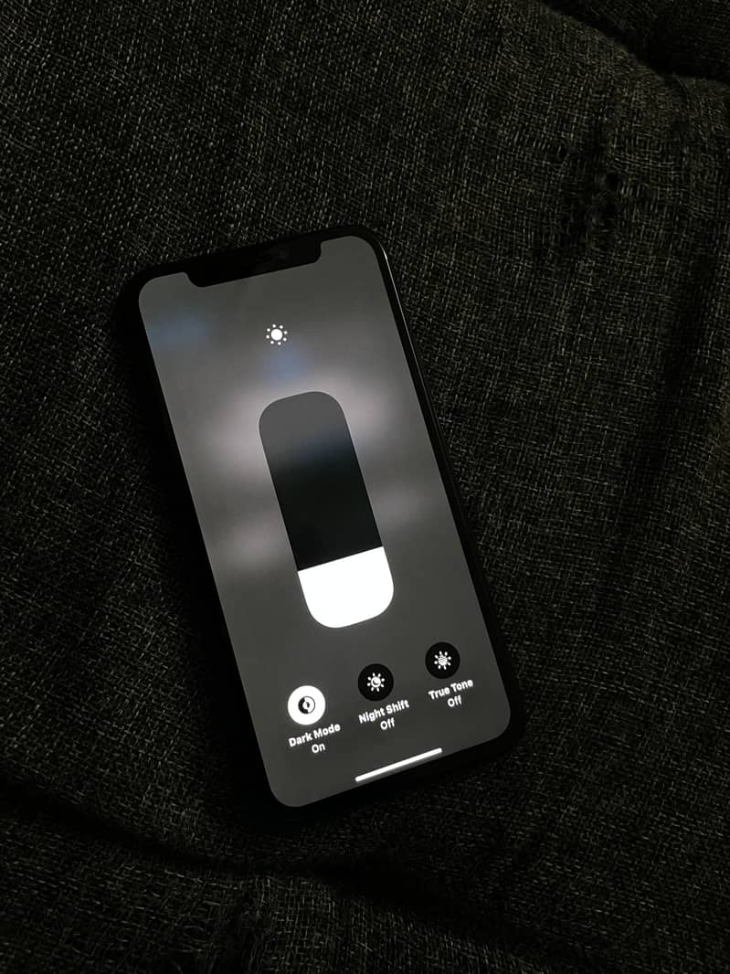 Apple iPhone XS 4
