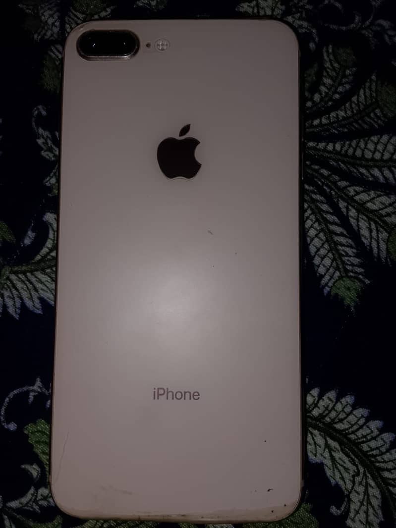 Apple iPhone 8 Plus 1