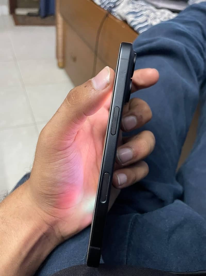 Apple iPhone 16 JV 3