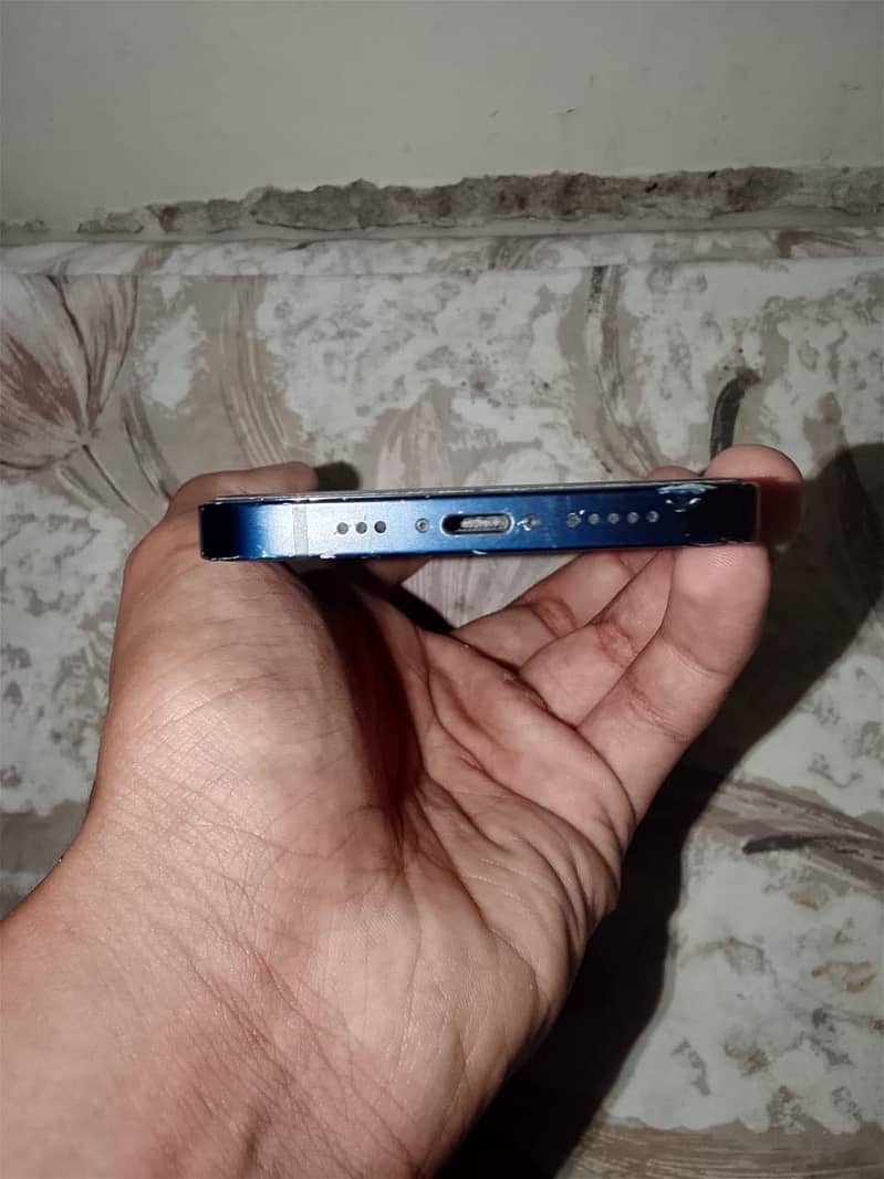 Apple iPhone 12 2
