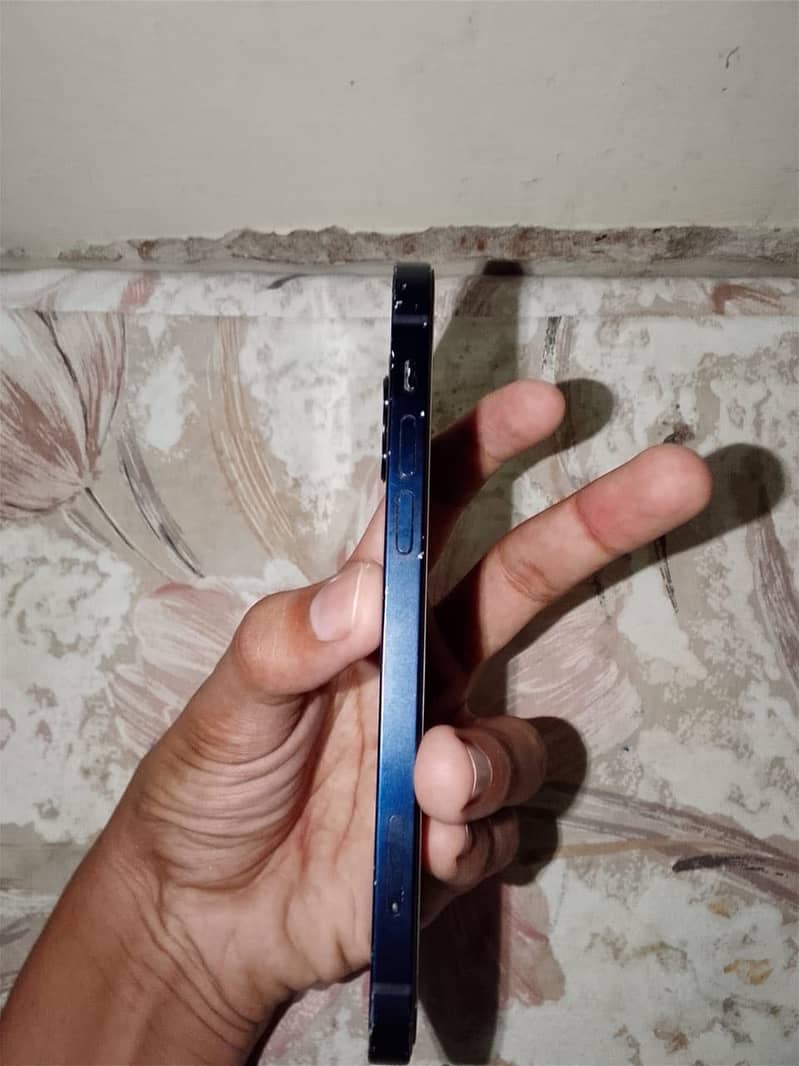 Apple iPhone 12 7