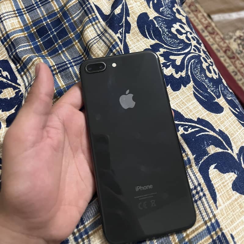 Apple iPhone 8 Plus 2