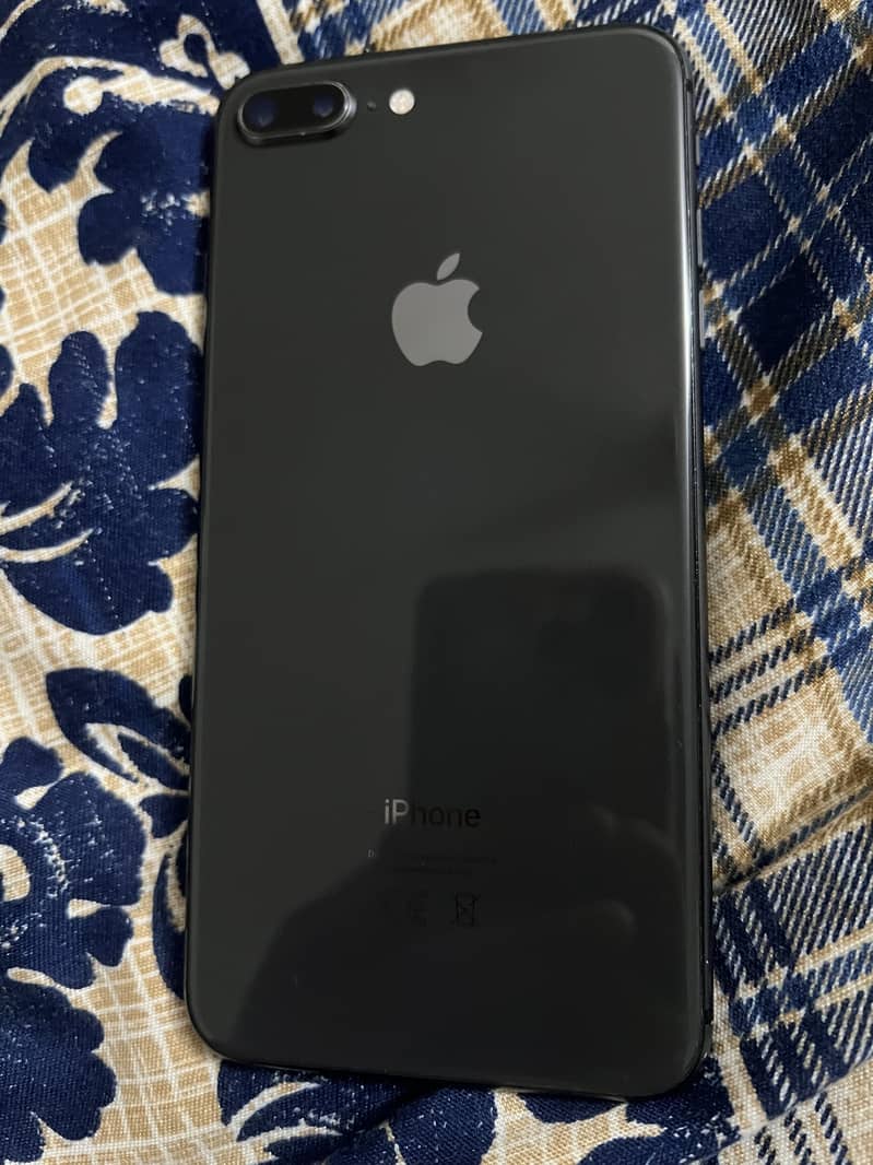 Apple iPhone 8 Plus 4