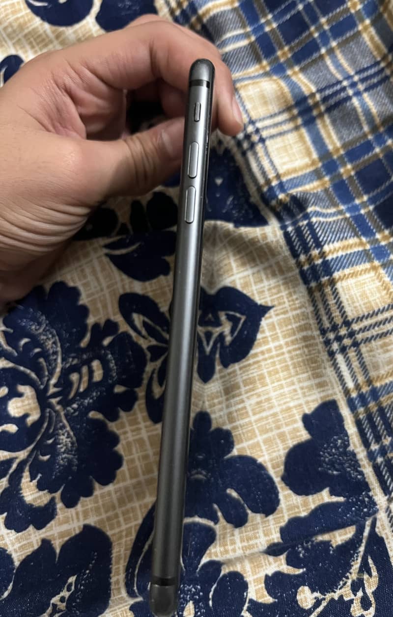 Apple iPhone 8 Plus 5