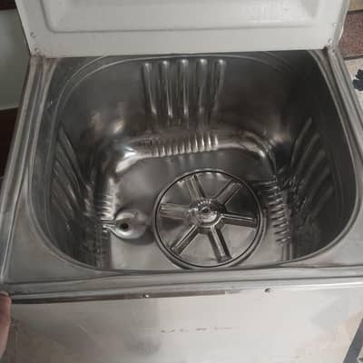 1 dryer and 1 washing machine full ok