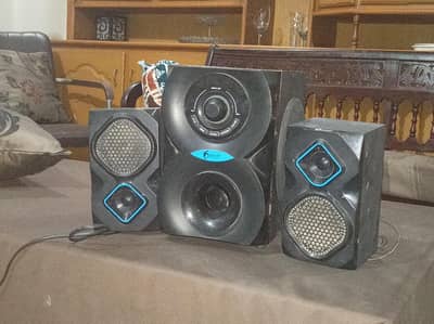Perfect speaker baser with 2 vofeers