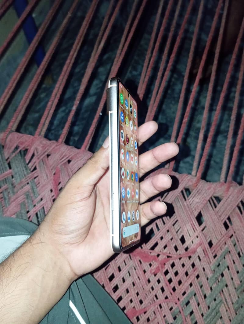 Google Pixel 8 5