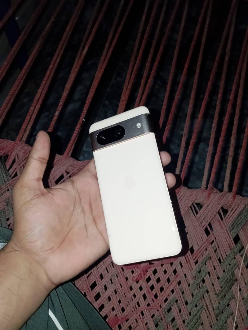 Google Pixel 8 6
