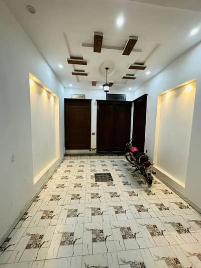 5 MARLA SLIGHTLY USED HOUSE FOR SALE