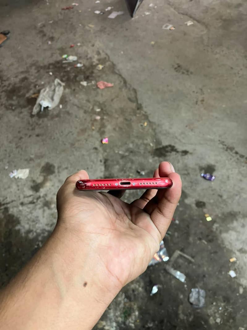 iPhone 11 3