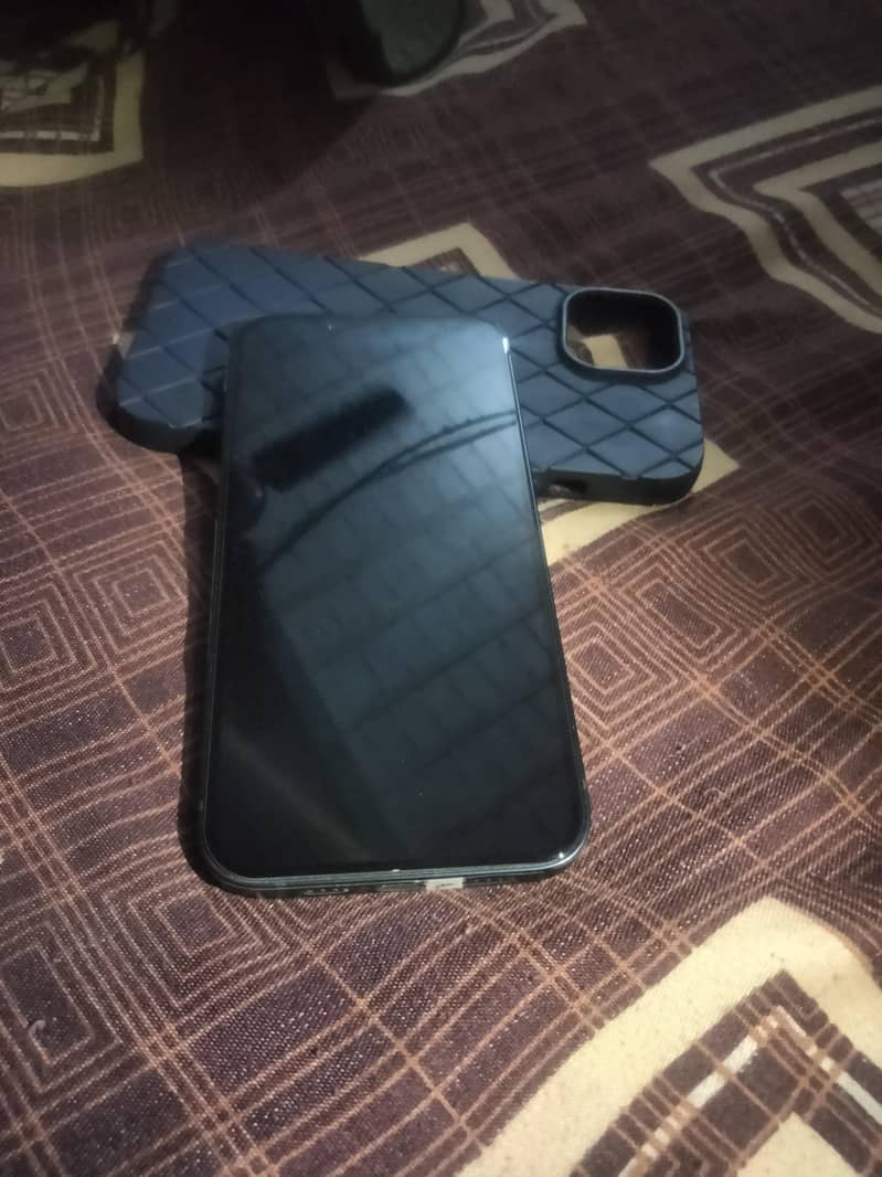 Apple iPhone 13 4