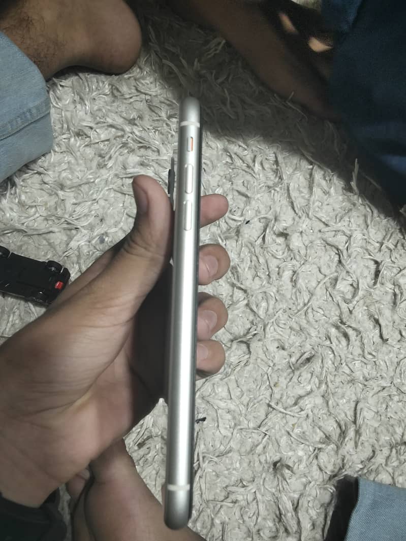 Apple iPhone 11 2