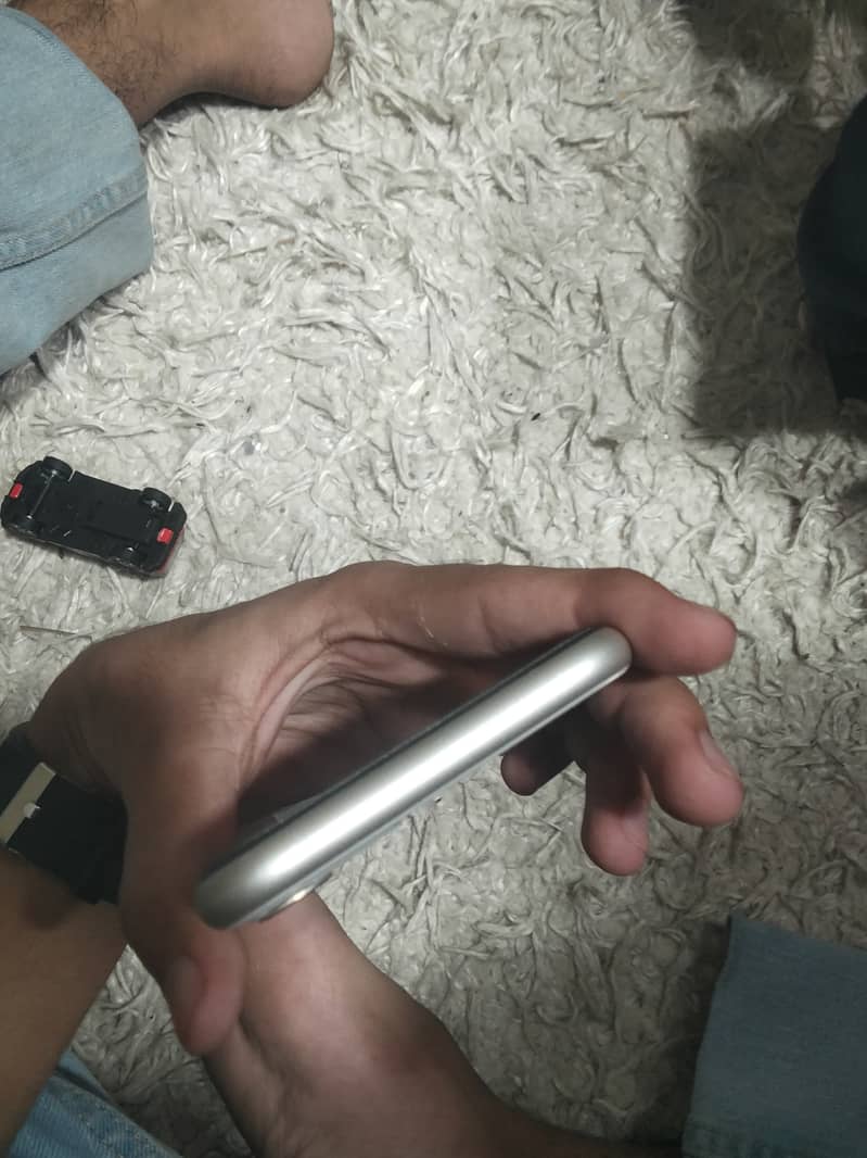 Apple iPhone 11 3